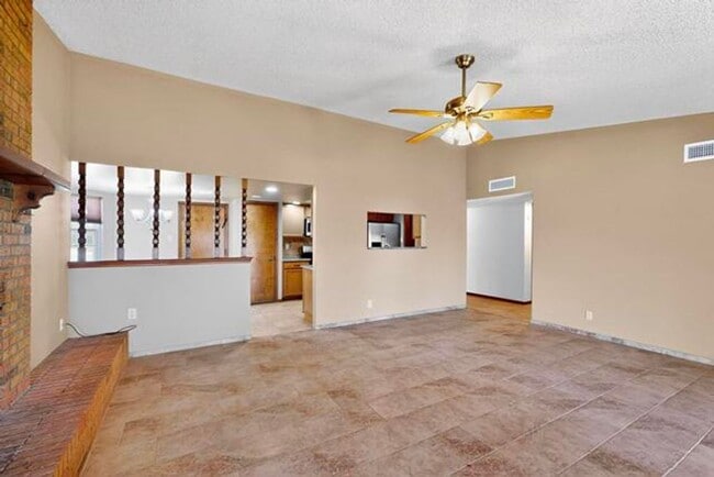 Building Photo - Picture Perfect 3 Bedroom Home in Southeas...
