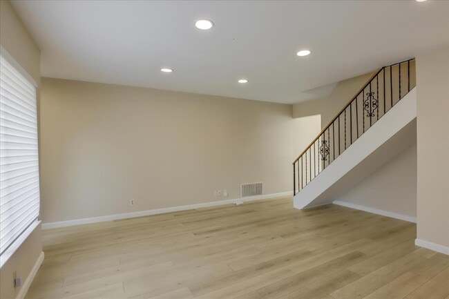 Building Photo - 2916 Biddleford Dr