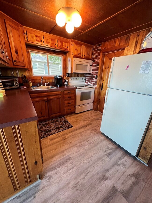 Building Photo - 9 Cross St