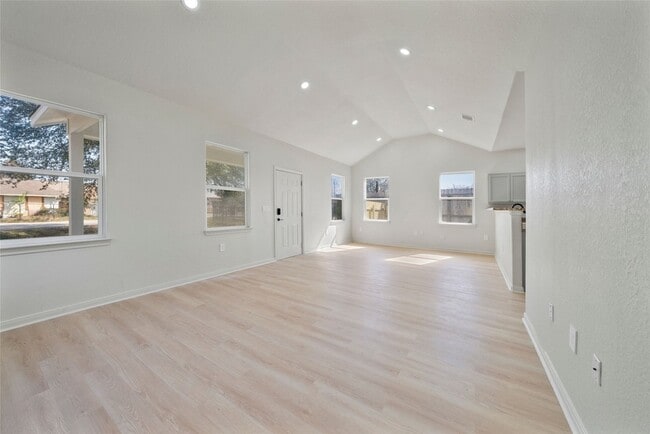 Building Photo - 4415 Castor St