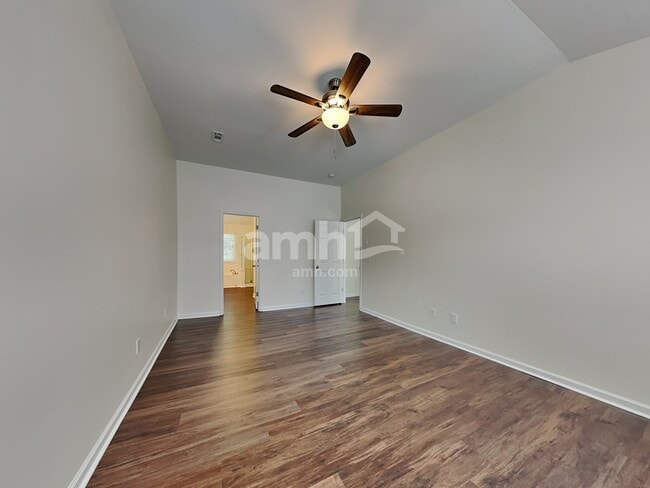 Building Photo - 4210 Lindsey Ln