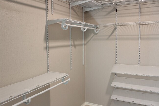 Building Photo - 1210 Three Forks Dr