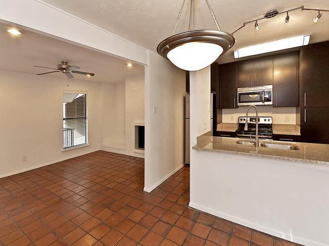 Building Photo - 5909 Birchbrook Dr