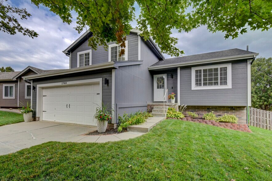 Building Photo - 17904 Karen Cir