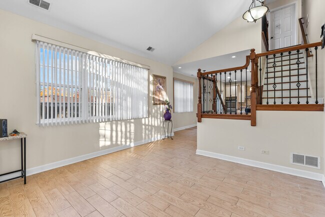 Building Photo - 120 Stonewood Pl