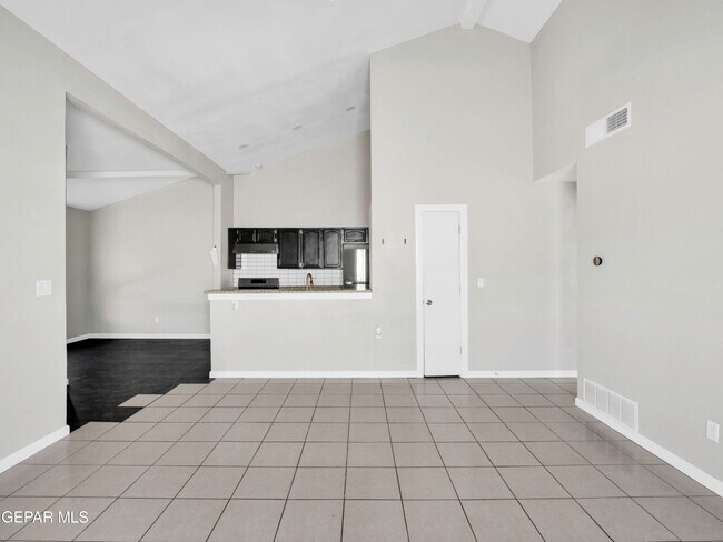 Building Photo - 1593 Hartsdale Dr