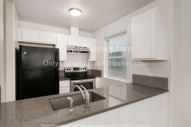 Building Photo - One Bedroom in Argay Terrace - Price Reduc...