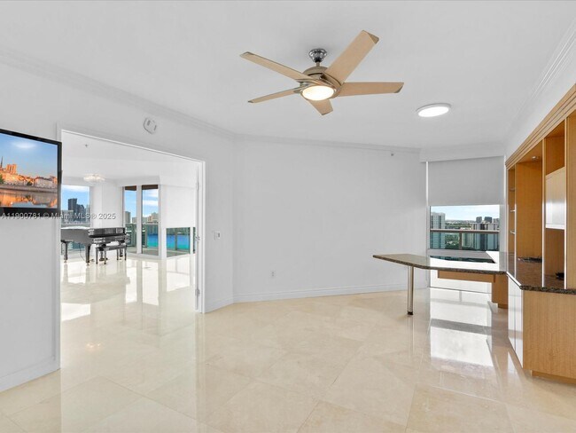 Building Photo - 3370 Hidden Bay Dr