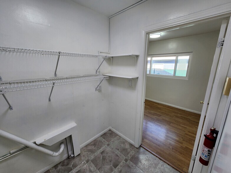 Building Photo - 10447 Cantara St