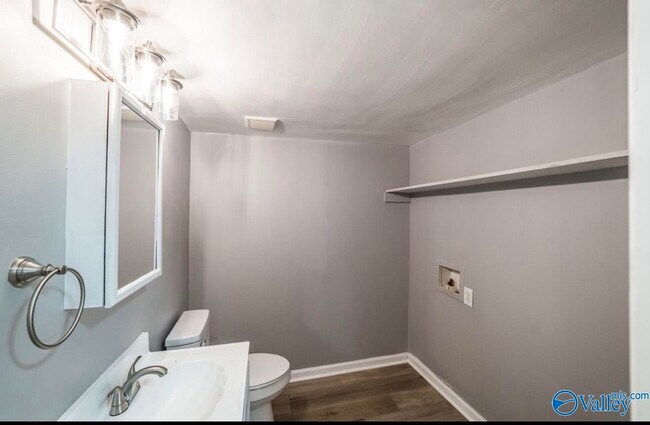 Building Photo - 3218 Uvalde Ln NW