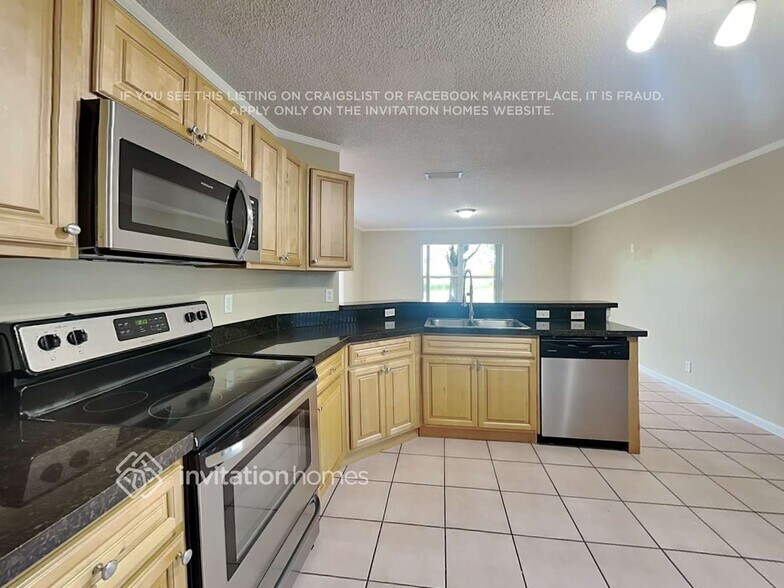 Building Photo - 17460 SW 22nd St