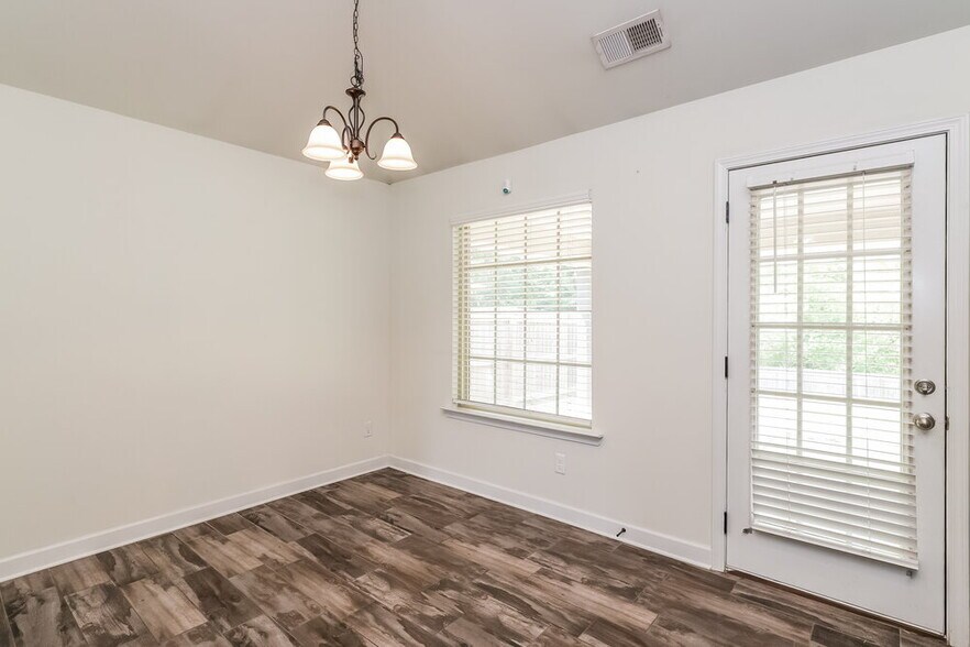 Building Photo - 1451 Switzer Dr