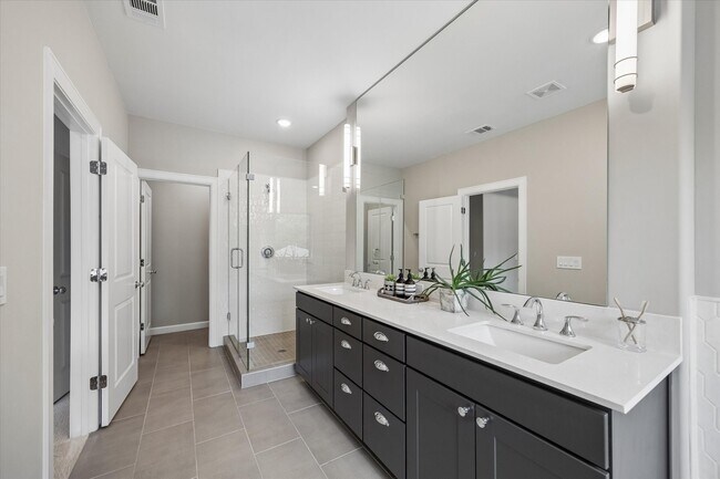 Building Photo - 5218 Amber Sunrise Dr