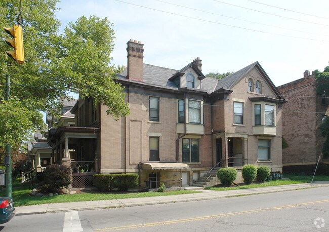 Building Photo - 790-792 Neil Ave