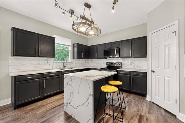Building Photo - 2305 Sumac Ct