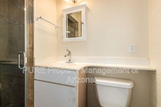 Building Photo - 7608 E 4th St