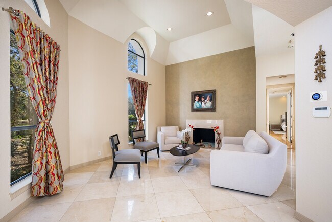 Building Photo - 3 Birnam Oaks