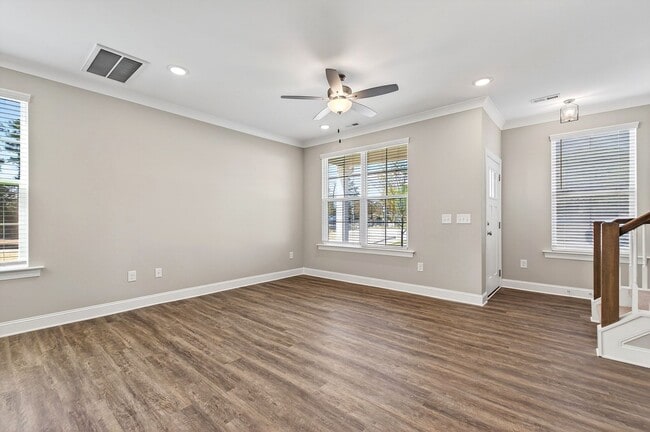 Building Photo - Charming Craftsman-Style 3-Bedroom Townhome in Garner!