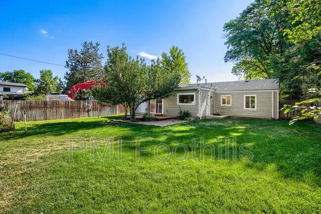 Building Photo - 2949 S Dexter Way