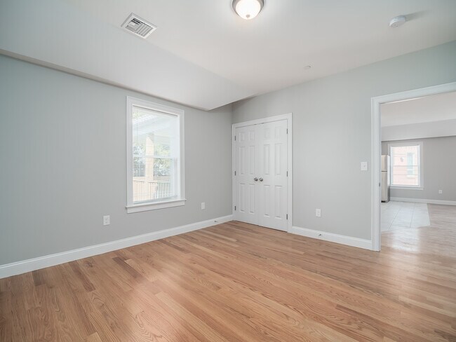 Building Photo - 7 Lowell St