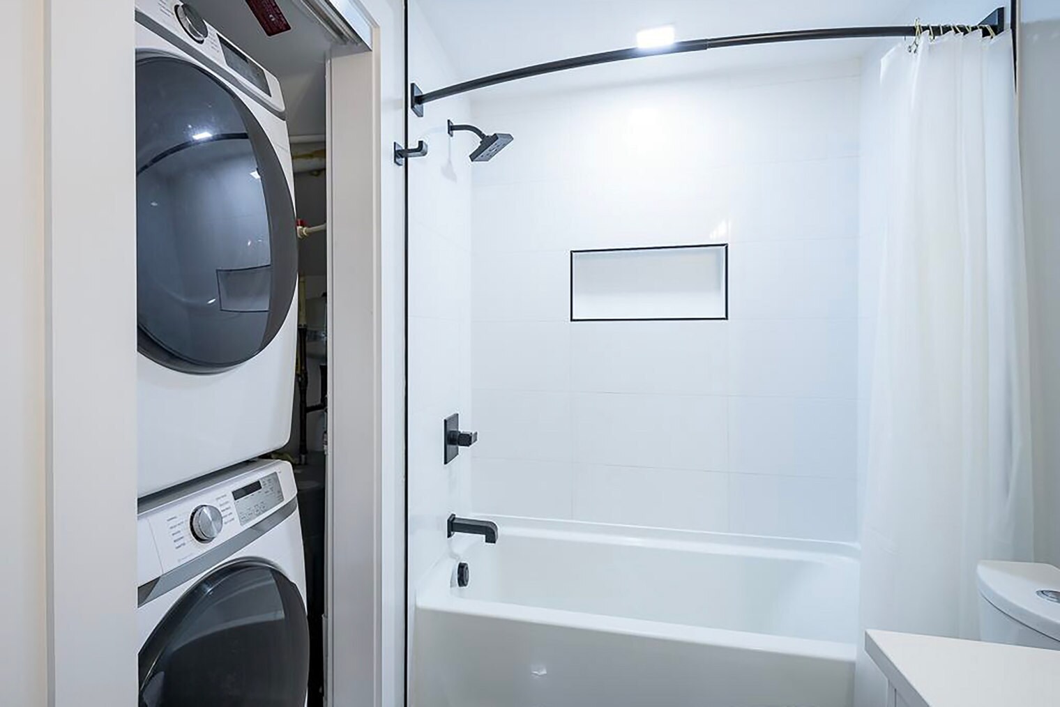 Building Photo - 2309 Ontario Rd NW