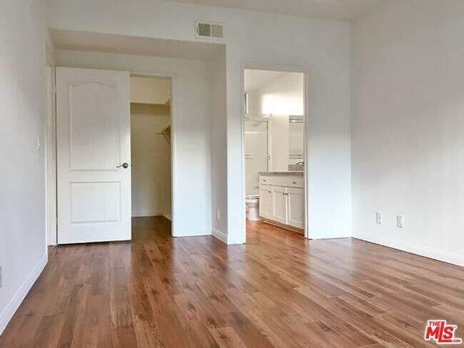 Building Photo - 14430 Benefit St