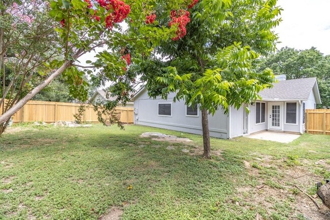 Building Photo - 5703 Shreveport Dr
