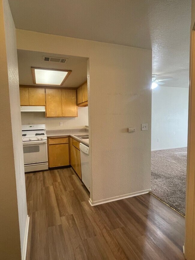 Building Photo - 1390 Serrano Pl