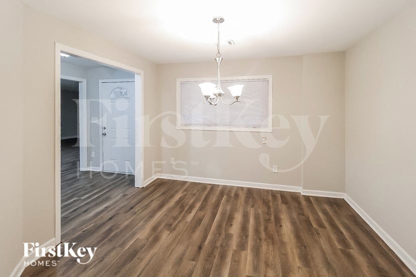Building Photo - 2483 Kings Park Cir
