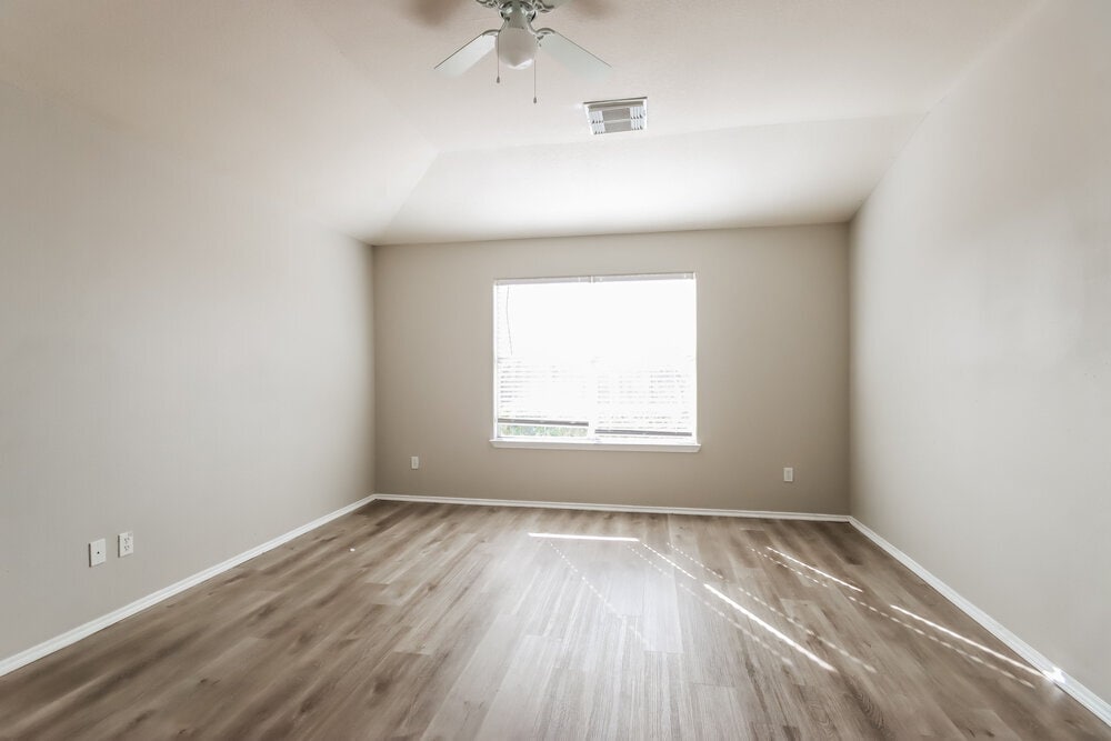 Building Photo - 214 Kestrel Ln