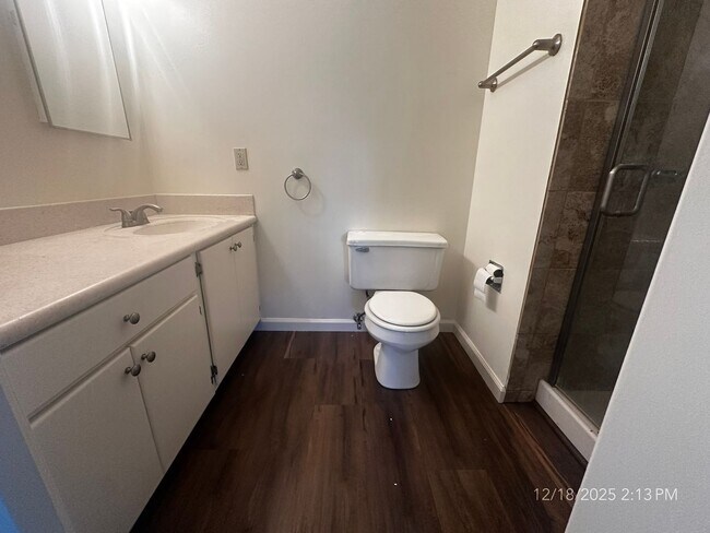 Building Photo - 4 Bedroom Bel Aire Home