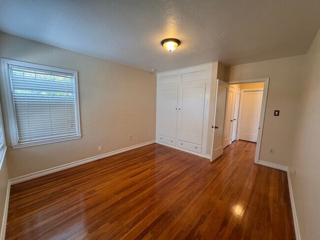 Building Photo - 21 Orange Dr