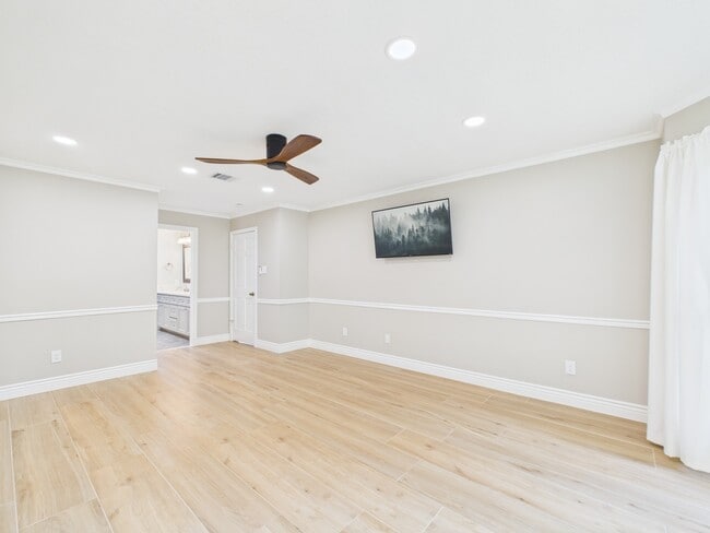 Building Photo - 3018 Highland Laurels Dr