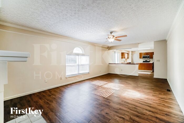 Building Photo - 784 Middlebury Way