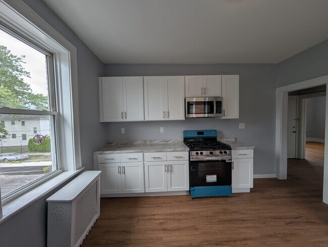 Building Photo - 506 N 13th St