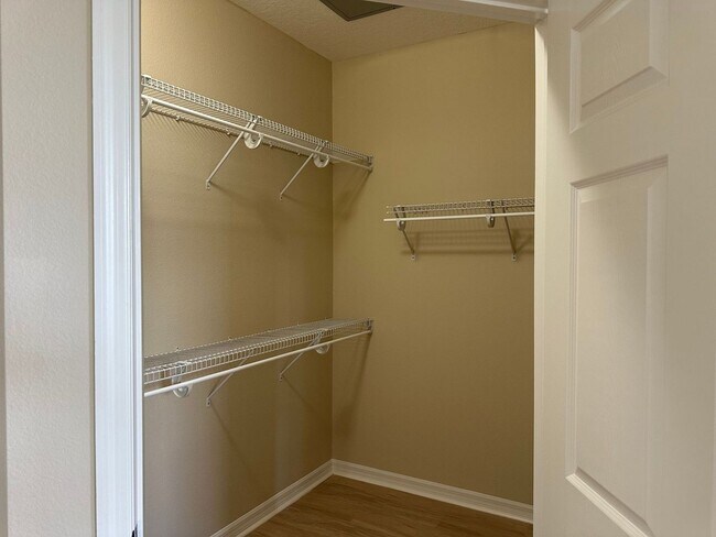 Building Photo - Top Floor Condo at Lakeside at Lakes of Wi...