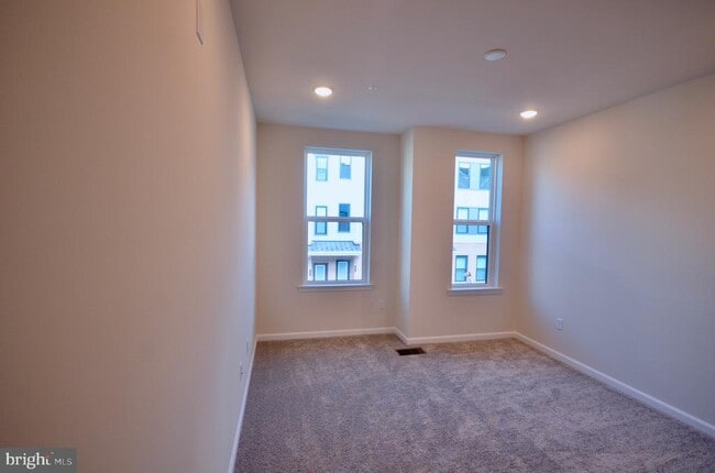 Building Photo - 1305 Parker Blvd