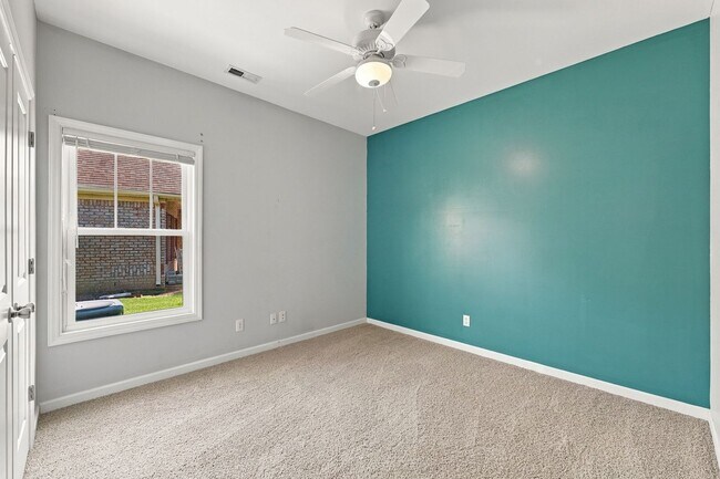 Building Photo - 257 Silver Creek Loop