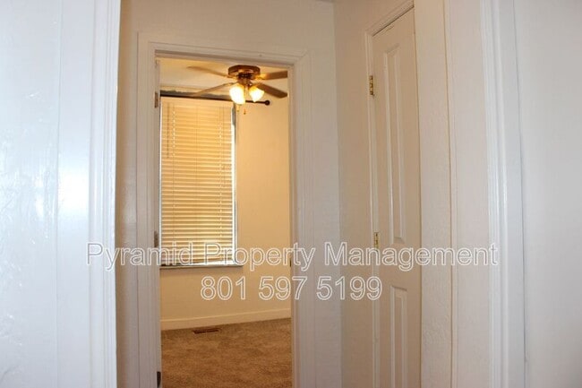 Building Photo - 489 E Center St