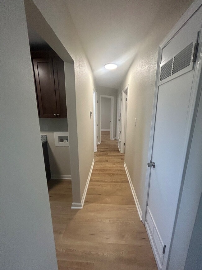 Building Photo - "Charming 4-Bedroom Retreat with Granite T...