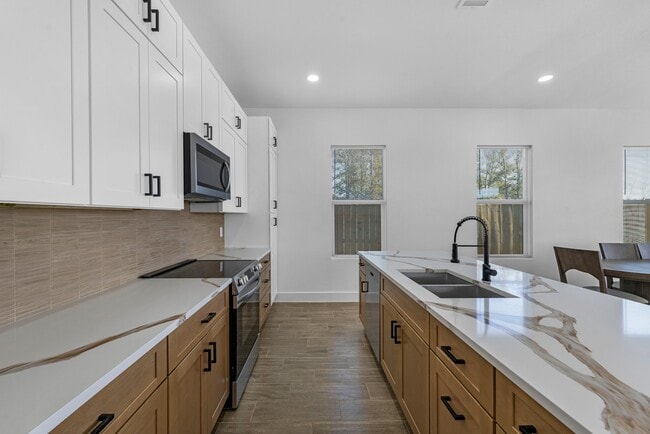 Building Photo - 510 Rd 5844