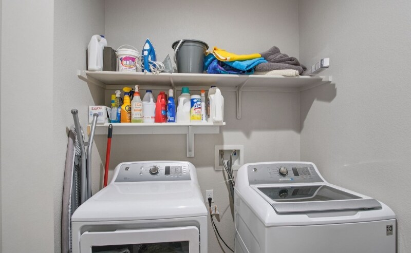 Building Photo - 602 Criolla Dr