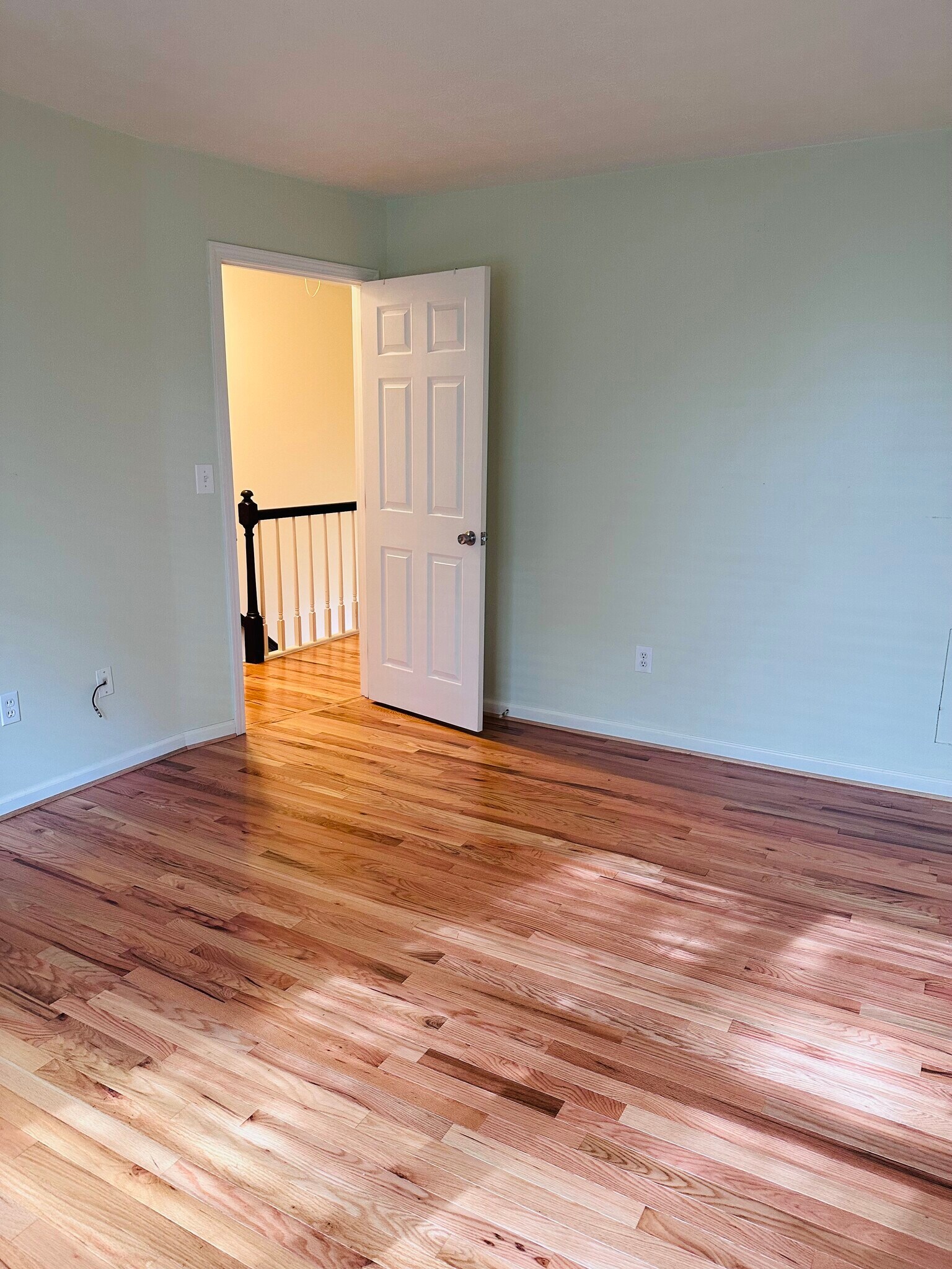 Master bedroom - 817 Wayne Ave NE