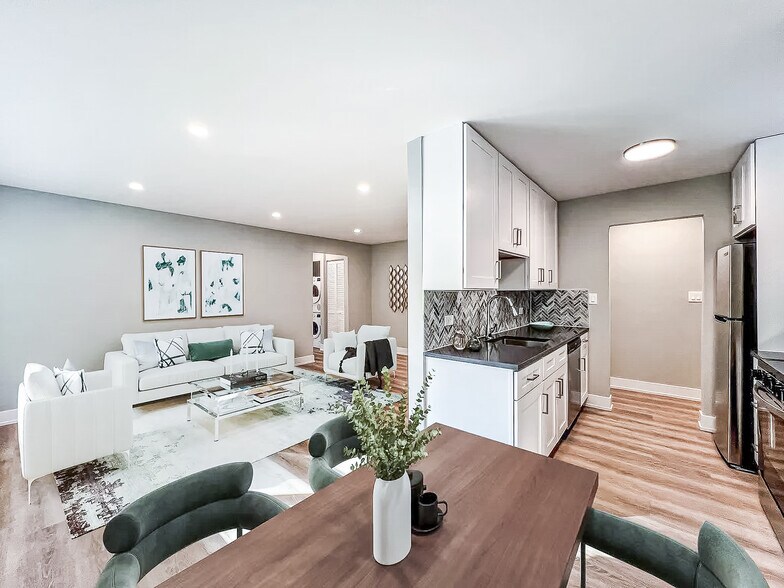 Building Photo - 520 W Aldine Ave