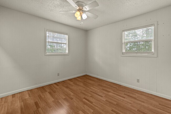 Building Photo - 100 Apache Hills Dr
