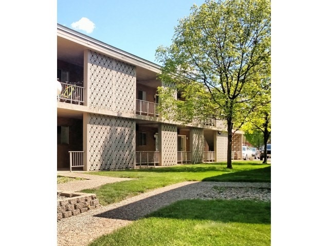Building Photo - Prairie Place
