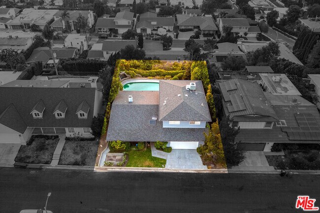 Building Photo - 3115 Dona Susana Dr
