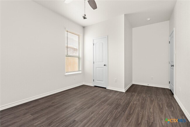 Building Photo - 5219 Rose Gdn Lp