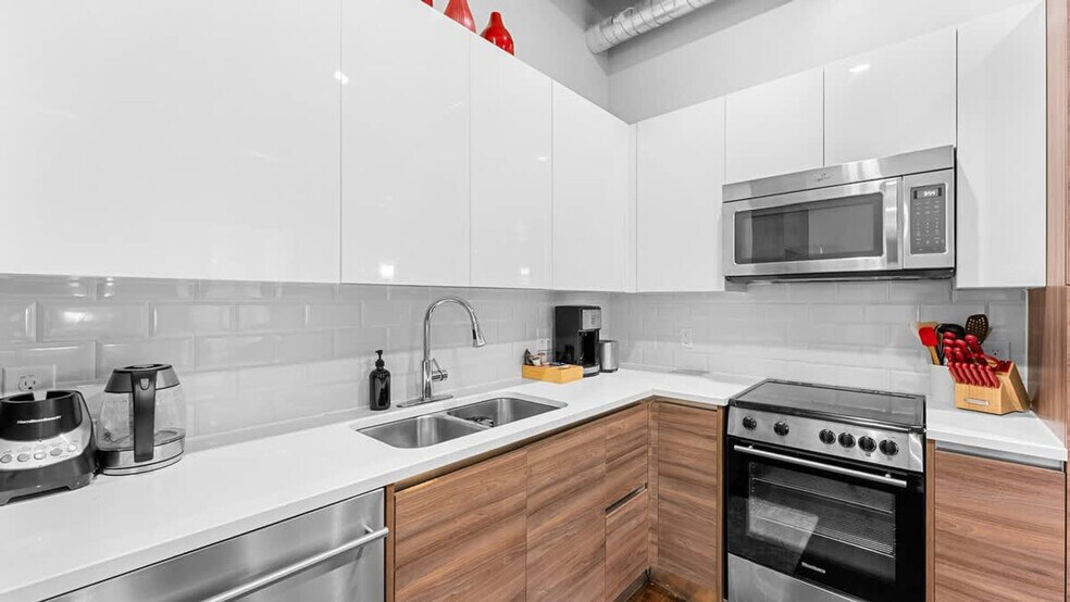 Building Photo - 500 S Ervay St