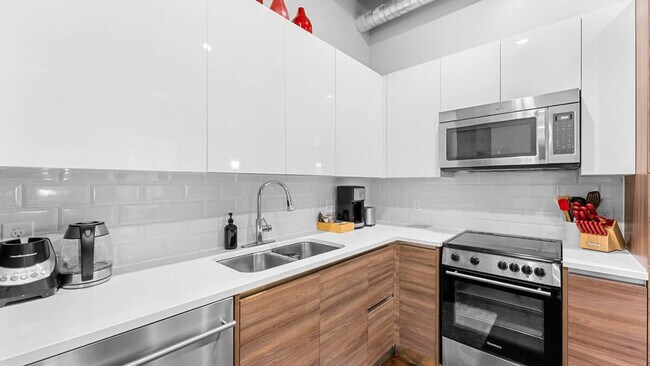 Building Photo - 500 S Ervay St